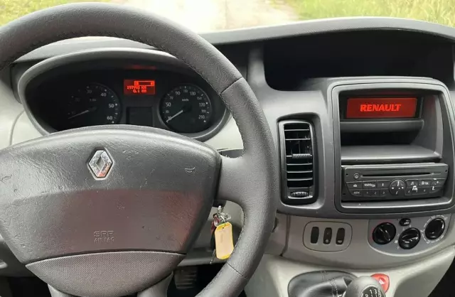 RENAULT Trafic 
