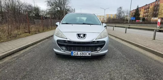 PEUGEOT 207 