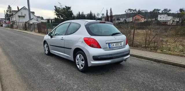 PEUGEOT 207 