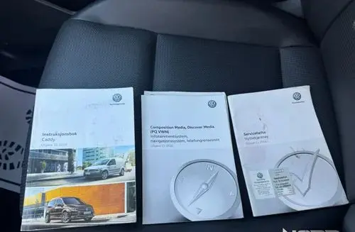 VOLKSWAGEN Caddy 