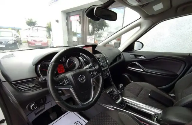 OPEL Zafira 