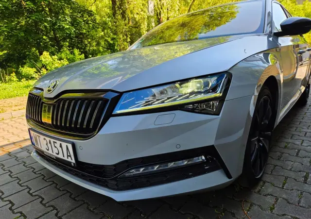 SKODA Superb 2.0 TDI SCR Sportline DSG