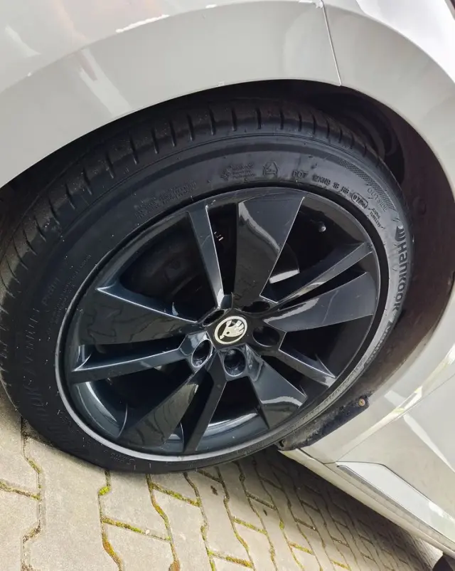 SKODA Superb 2.0 TDI SCR Sportline DSG