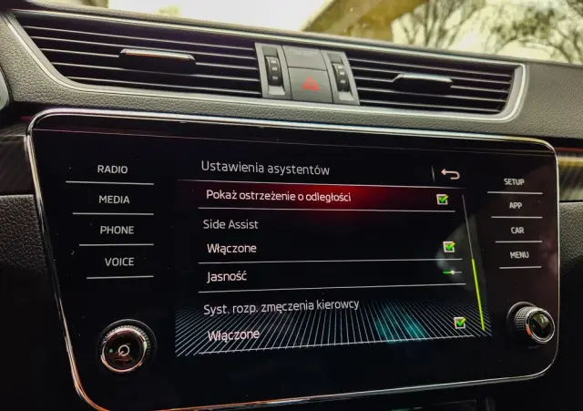 SKODA Superb 2.0 TDI SCR Sportline DSG