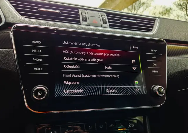 SKODA Superb 2.0 TDI SCR Sportline DSG