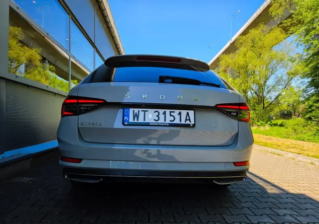 SKODA Superb 2.0 TDI SCR Sportline DSG