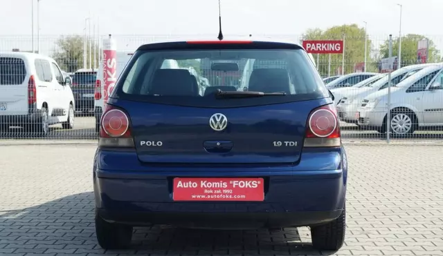 VOLKSWAGEN Polo 