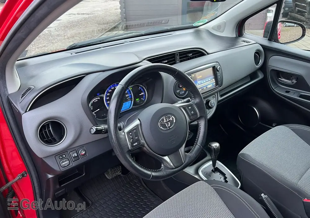 TOYOTA Yaris 