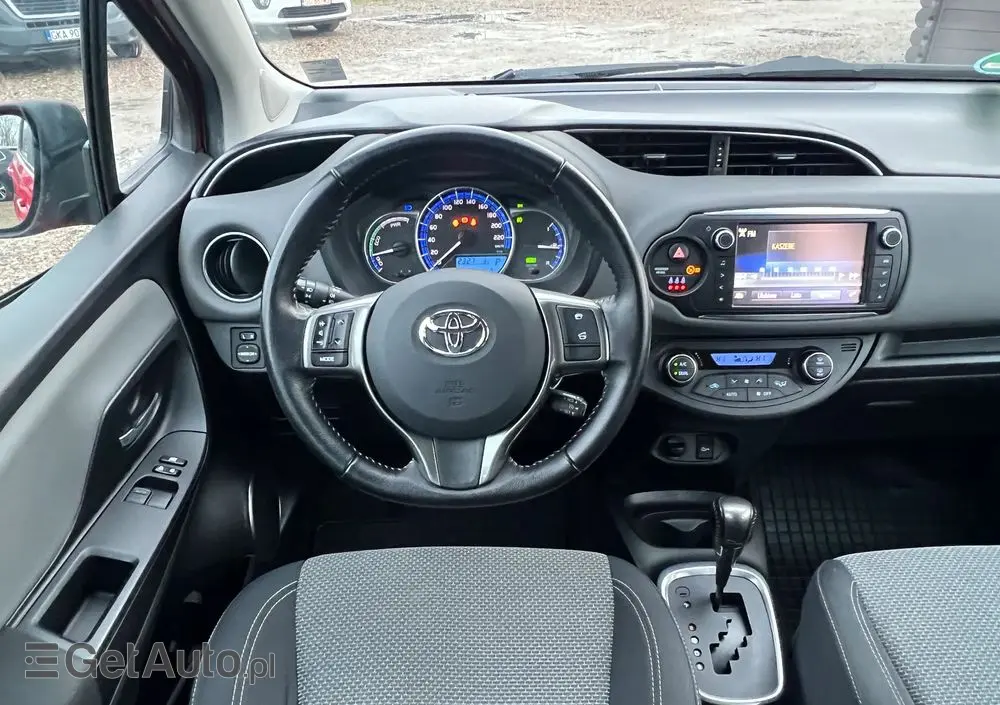 TOYOTA Yaris 