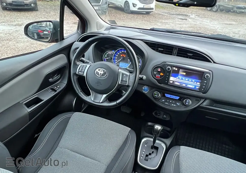 TOYOTA Yaris 