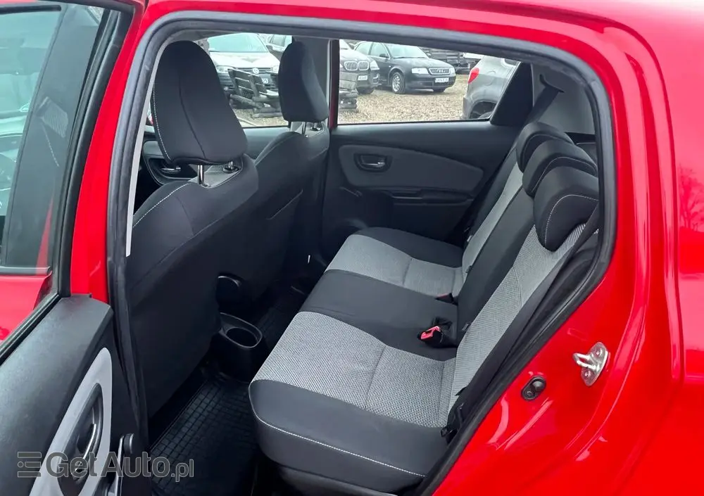 TOYOTA Yaris 