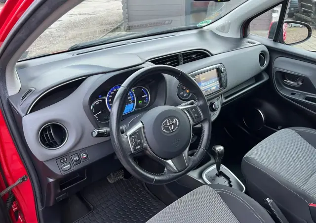 TOYOTA Yaris 