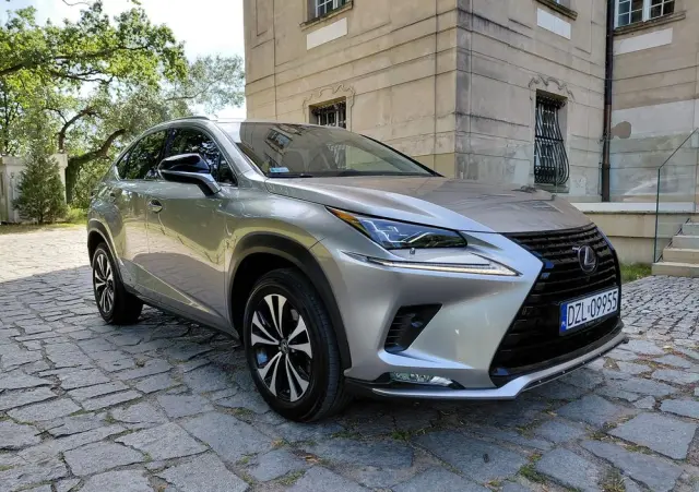 LEXUS NX 300h Prestige AWD