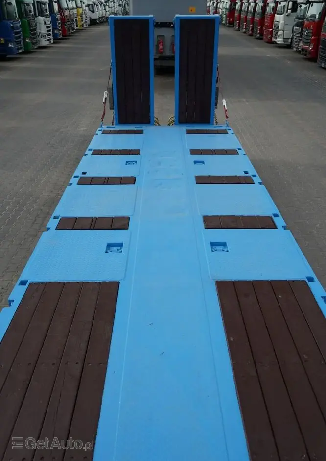 INNY KOMODO / KMD4 / NACZEPA LAWETA / NISKOPODWOZIE / OSIE SKRĘTNE / OŚ PODNOSZONA / NAJAZDY HYDRAULICZNE / 