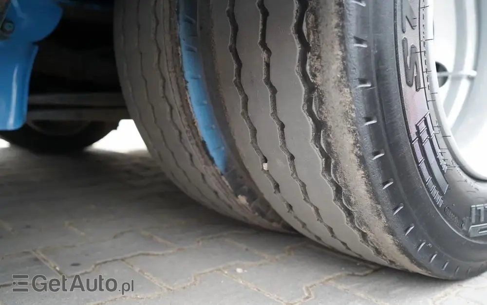 INNY KOMODO / KMD4 / NACZEPA LAWETA / NISKOPODWOZIE / OSIE SKRĘTNE / OŚ PODNOSZONA / NAJAZDY HYDRAULICZNE / 