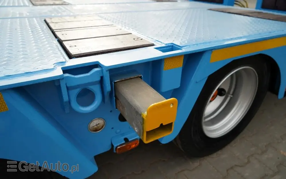 INNY KOMODO / KMD4 / NACZEPA LAWETA / NISKOPODWOZIE / OSIE SKRĘTNE / OŚ PODNOSZONA / NAJAZDY HYDRAULICZNE / 