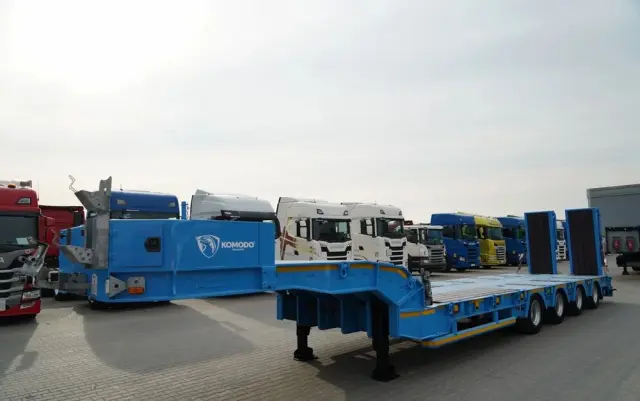 INNY KOMODO / KMD4 / NACZEPA LAWETA / NISKOPODWOZIE / OSIE SKRĘTNE / OŚ PODNOSZONA / NAJAZDY HYDRAULICZNE / 