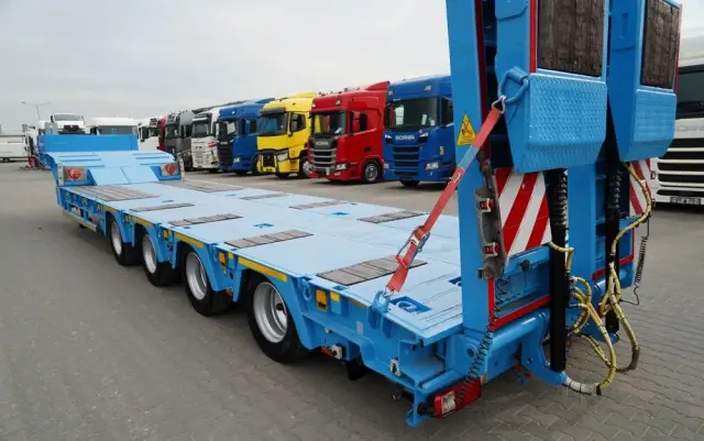 INNY KOMODO / KMD4 / NACZEPA LAWETA / NISKOPODWOZIE / OSIE SKRĘTNE / OŚ PODNOSZONA / NAJAZDY HYDRAULICZNE / 