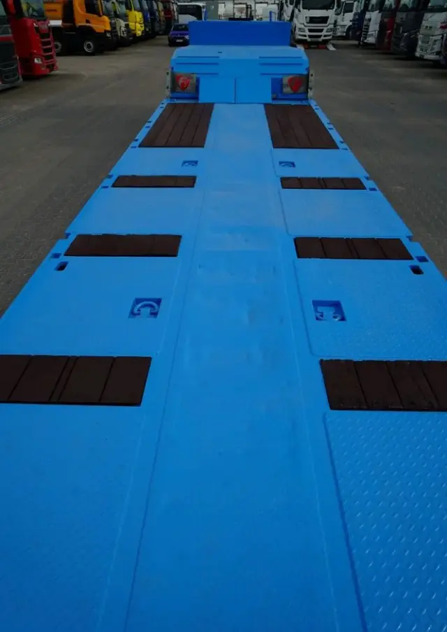 INNY KOMODO / KMD4 / NACZEPA LAWETA / NISKOPODWOZIE / OSIE SKRĘTNE / OŚ PODNOSZONA / NAJAZDY HYDRAULICZNE / 