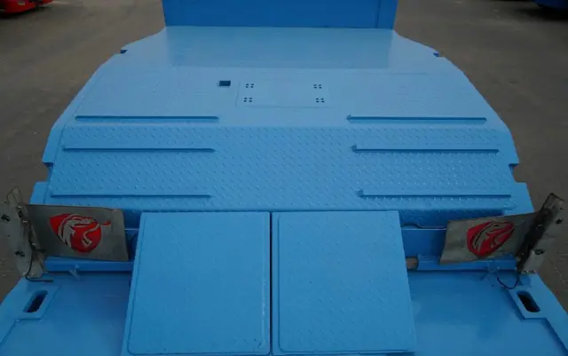 INNY KOMODO / KMD4 / NACZEPA LAWETA / NISKOPODWOZIE / OSIE SKRĘTNE / OŚ PODNOSZONA / NAJAZDY HYDRAULICZNE / 