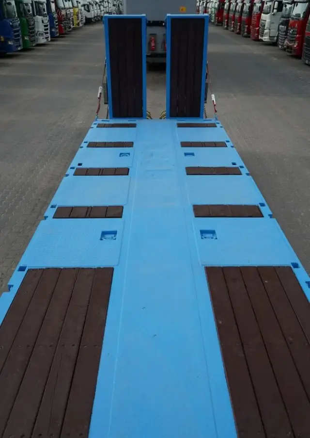 INNY KOMODO / KMD4 / NACZEPA LAWETA / NISKOPODWOZIE / OSIE SKRĘTNE / OŚ PODNOSZONA / NAJAZDY HYDRAULICZNE / 