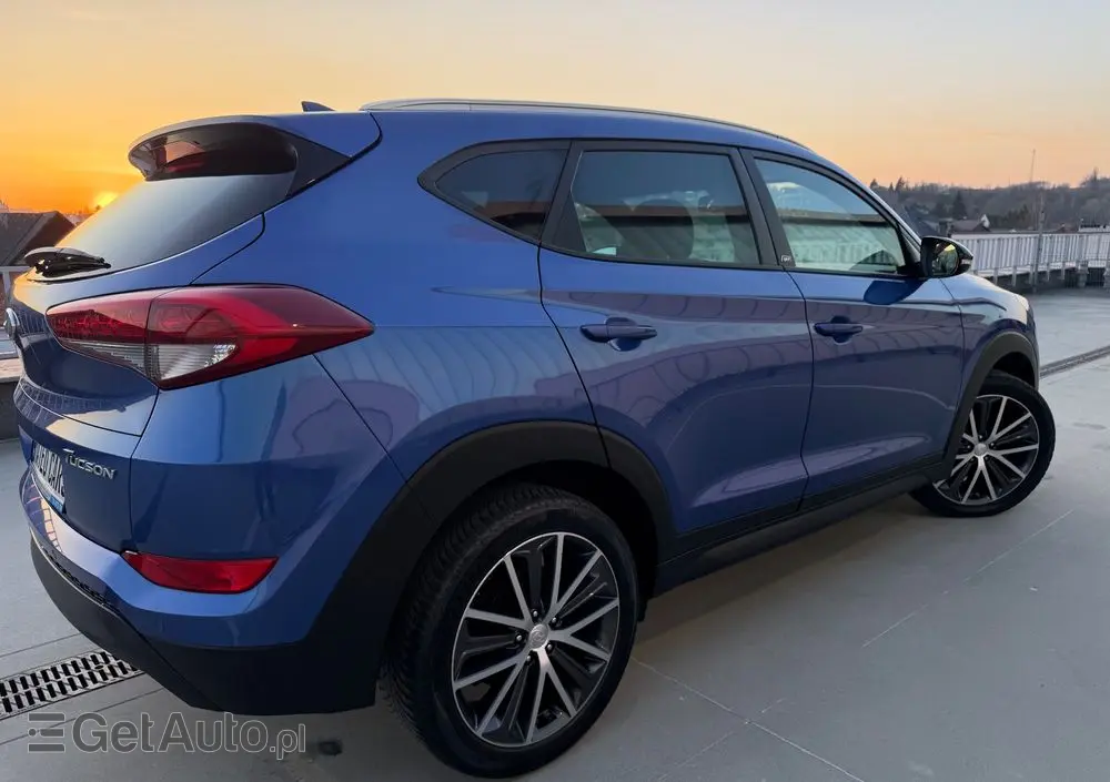 HYUNDAI Tucson 