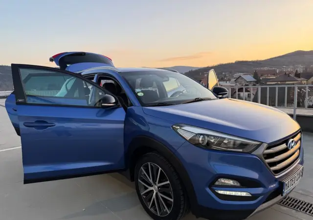 HYUNDAI Tucson 