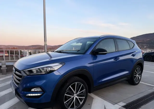HYUNDAI Tucson 