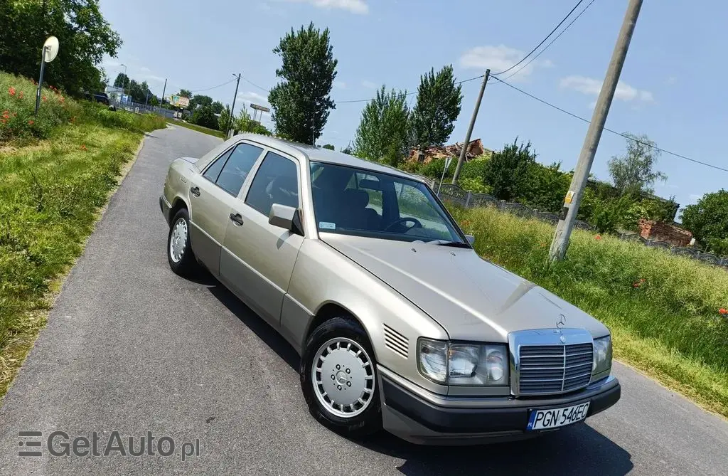 MERCEDES-BENZ W124 