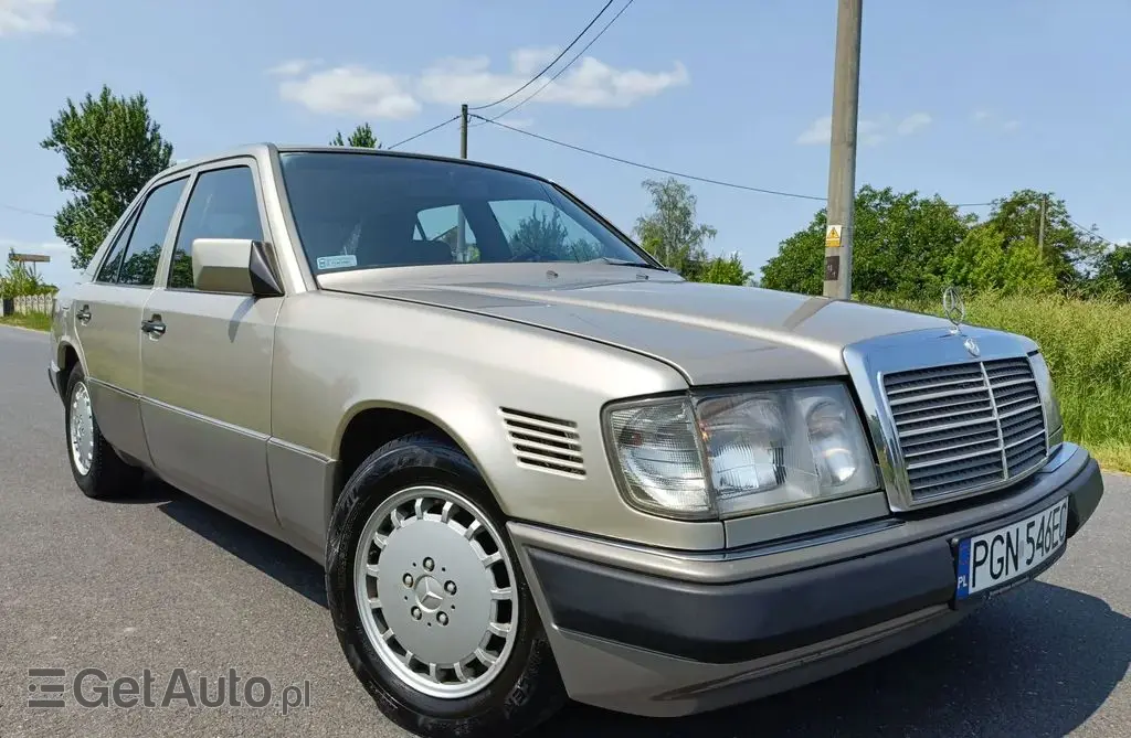 MERCEDES-BENZ W124 