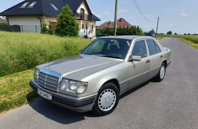 MERCEDES-BENZ W124 