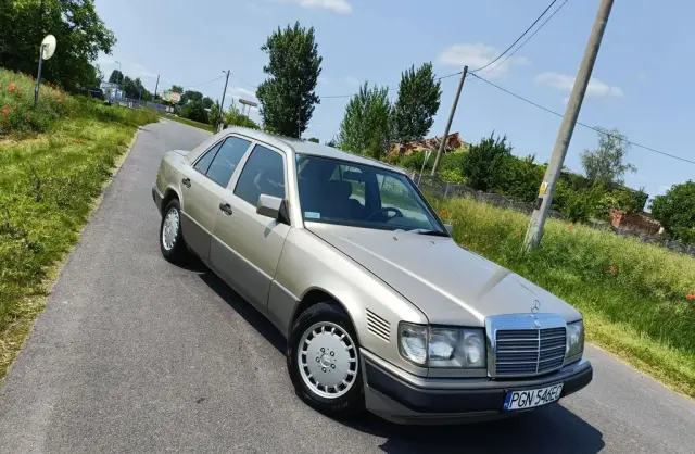 MERCEDES-BENZ W124 