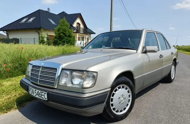 MERCEDES-BENZ W124 