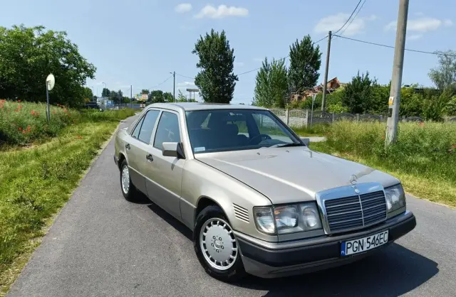 MERCEDES-BENZ W124 