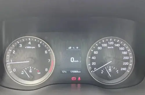 HYUNDAI Tucson 