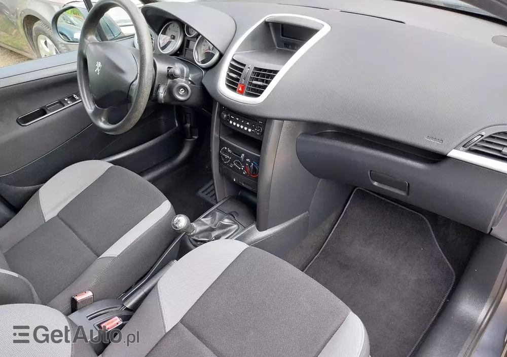 PEUGEOT 207 95 VTi Urban Style