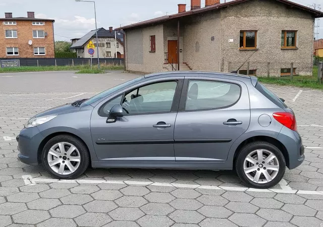 PEUGEOT 207 95 VTi Urban Style