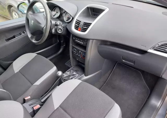 PEUGEOT 207 95 VTi Urban Style