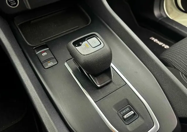 NISSAN Qashqai 1.3 DIG-T Tekna DCT