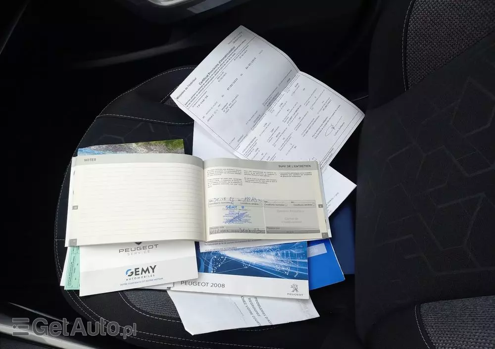 PEUGEOT 2008 