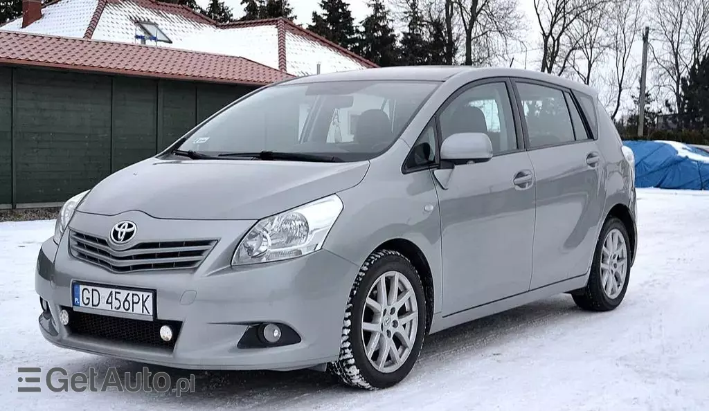 TOYOTA Verso 
