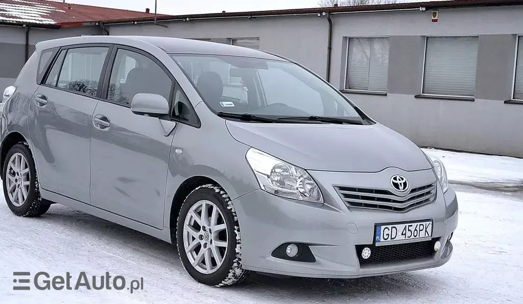 TOYOTA Verso 