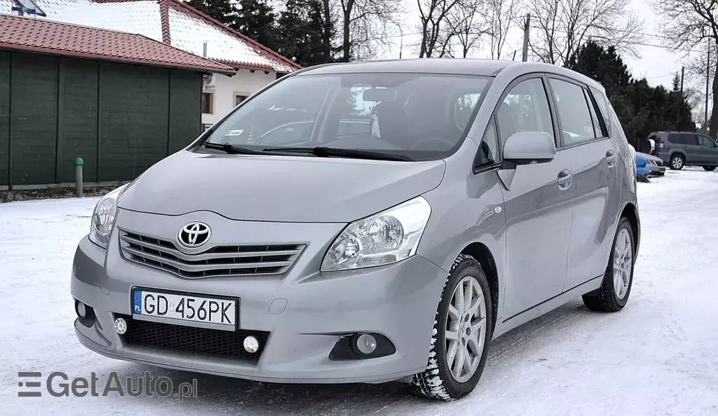 TOYOTA Verso 