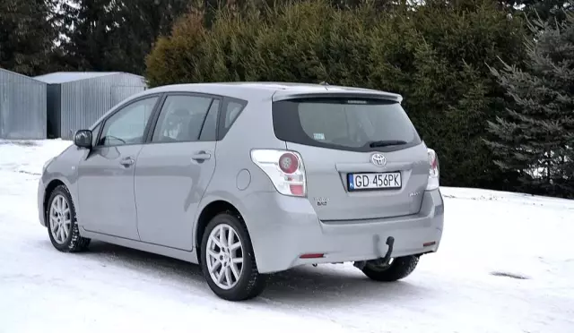 TOYOTA Verso 