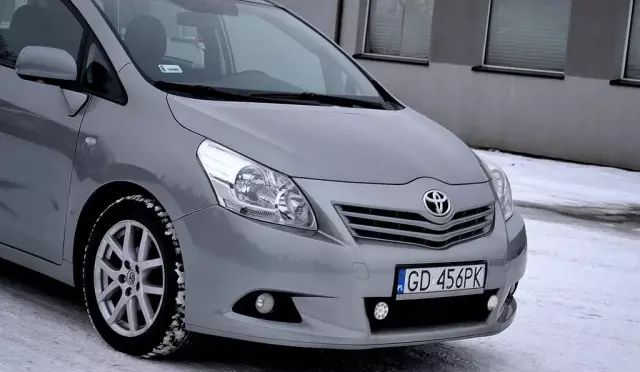 TOYOTA Verso 