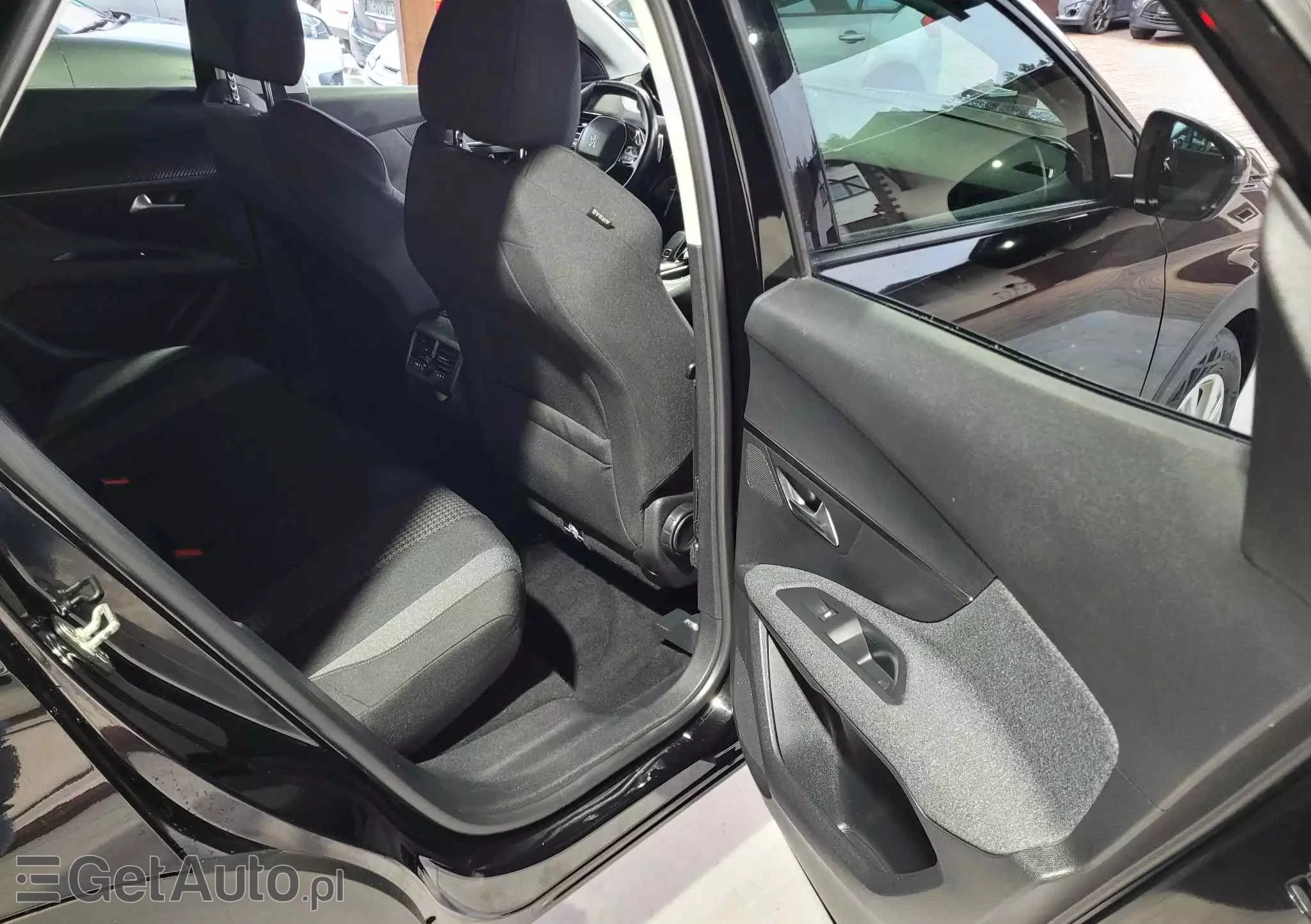 PEUGEOT 3008 1.5 BlueHDi Active S&S EAT8