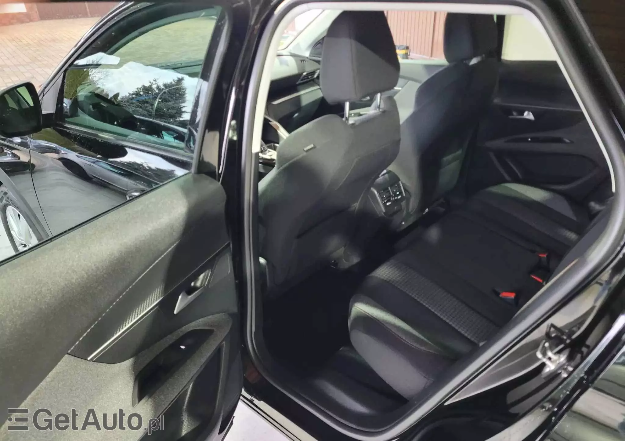 PEUGEOT 3008 1.5 BlueHDi Active S&S EAT8