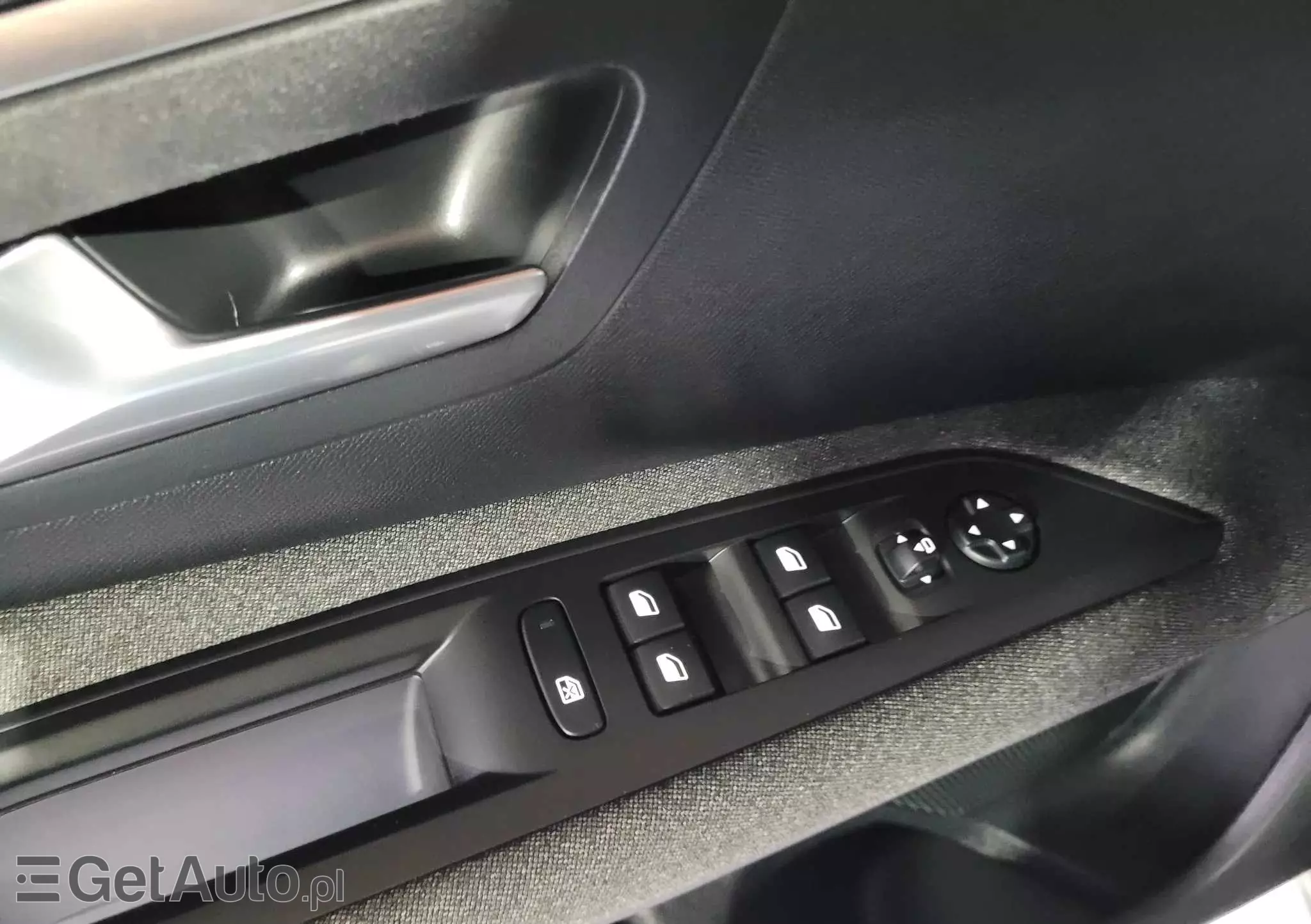 PEUGEOT 3008 1.5 BlueHDi Active S&S EAT8