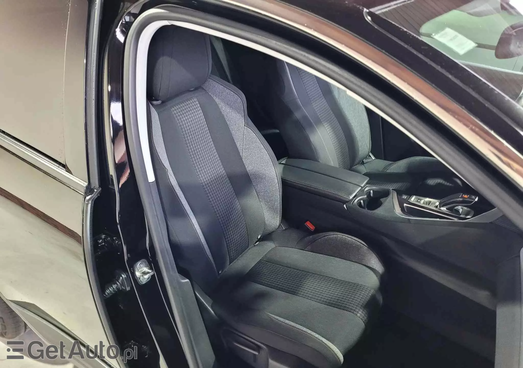 PEUGEOT 3008 1.5 BlueHDi Active S&S EAT8