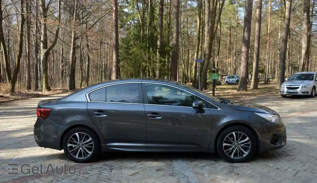 TOYOTA Avensis 